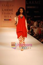 Model walks the ramp for Asmita Marwah Show at Lakme Winter fashion week day 1 on 17th Sept 2010 (34).JPG