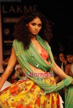 Model walks the ramp for Asmita Marwah Show at Lakme Winter fashion week day 1 on 17th Sept 2010 (56).JPG