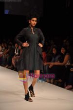 Model walks the ramp for Digvijay Singh Show at Lakme Winter fashion week day 1 on 17th Sept 2010.JPG