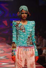 Model walks the ramp for Manish Arora Show at Lakme Winter fashion week day 1 on 17th Sept 2010 (26).JPG