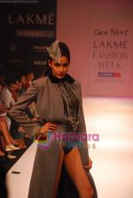 Model walks the ramp for Ruchika Sachdeva Show at Lakme Winter fashion week day 1 on 17th Sept 2010 (61).JPG