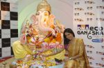 Sameera Reddy at Oberoi Mall ganpati in Goregaon on 17th Sept 2010 (12).JPG