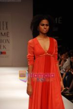Model walks the ramp for Sailex NG Show at Lakme Winter fashion week day 2 on 18th Sept 2010 (16).JPG