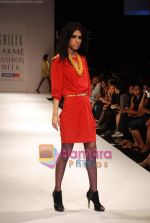 Model walks the ramp for Sailex NG Show at Lakme Winter fashion week day 2 on 18th Sept 2010 (21).JPG