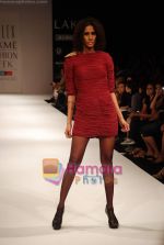 Model walks the ramp for Sailex NG Show at Lakme Winter fashion week day 2 on 18th Sept 2010 (22).JPG
