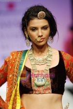 Model walks the ramp for Anupamaa Show at Lakme Winter fashion week day 3 on 19th Sept 2010 (86).JPG