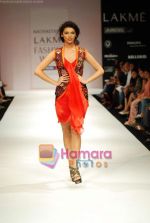 Model walks the ramp for Nachiket Barve Show at Lakme Winter fashion week day 3 on 19th Sept 2010 (2).JPG