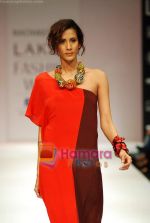 Model walks the ramp for Nachiket Barve Show at Lakme Winter fashion week day 3 on 19th Sept 2010 (22).JPG