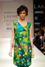 Model walks the ramp for Nachiket Barve Show at Lakme Winter fashion week day 3 on 19th Sept 2010 (63).JPG