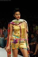 Model walks the ramp for Purvi Doshi Show at Lakme Winter fashion week day 3 on 19th Sept 2010 (61).JPG