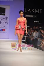 Model walks the ramp for Rajat Tangri Show at Lakme Winter fashion week day 3 on 19th Sept 2010 (31).JPG
