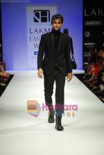 Model walks the ramp for Sanjay Hingu Show at Lakme Winter fashion week day 3 on 19th Sept 2010 (48).JPG