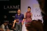 Model walks the ramp for Soup By Sougat Paul Show at Lakme Winter fashion week day 4 on 20th Sept 2010 (65).JPG