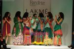 Model walks the ramp for Ravage- By Raj Shroff Show at Lakme Winter fashion week day 4 on 20th Sept 2010 (53).JPG