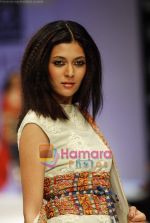 Model walks the ramp for Rehane Show at Lakme Winter fashion week day 4 on 20th Sept 2010 (52).JPG