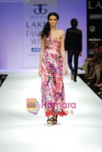Model walks the ramp for Tory Costa Show at Lakme Winter fashion week day 4 on 20th Sept 2010 (11).JPG