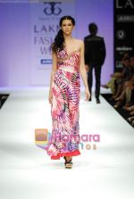 Model walks the ramp for Tory Costa Show at Lakme Winter fashion week day 4 on 20th Sept 2010 (12).JPG