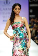 Model walks the ramp for Tory Costa Show at Lakme Winter fashion week day 4 on 20th Sept 2010 (39).JPG