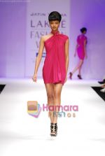 Model walks the ramp for Jatin Varma Show at Lakme Winter fashion week day 5 on 21st Sept 2010 (26).JPG