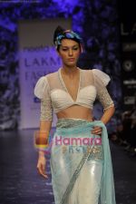 Model walks the ramp for Neeta Lulla Show at Lakme Winter fashion week day 5 on 21st Sept 2010 (74).JPG