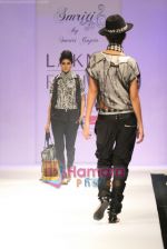 Model walks the ramp for Smriti Gupta Show at Lakme Winter fashion week day 5 on 21st Sept 2010 (4).JPG