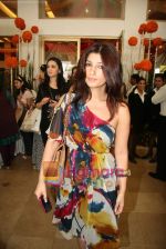 Twinkle Khanna at Araish - Save The Child exhibition in Blue Sea on 21st Sept 2010 (2).JPG