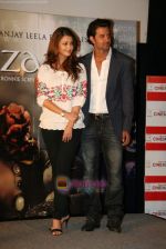 Hrithik Roshan, Aishwarya Rai Bachchan unveil the first look of the film Guzaarish in Cinemax on 22nd Sept 2010 (102).JPG