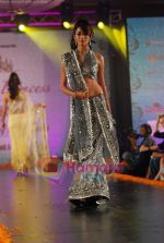 Model walks the ramp for Manali Jagtap Show at Indian Princess in J W Marriott on 25th Sept 2010 (44).JPG