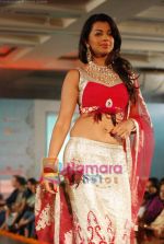 Mugdha Godse walks the ramp for Manali Jagtap Show at Indian Princess in J W Marriott on 25th Sept 2010 (27).JPG