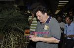 Rishi Kapoor spotted at Mumbai Airport on his way back frm South Africa in International Airport, Mumbai on 25th Sept 2010 (20).JPG