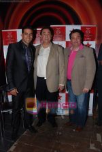 Rishi Kapoor, Randhir Kapoor, Akshay Kumar on Masterchef in Filmcity, Mumbai on 27th Sept 2010 (16).JPG