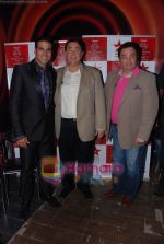 Rishi Kapoor, Randhir Kapoor, Akshay Kumar on Masterchef in Filmcity, Mumbai on 27th Sept 2010 (24).JPG