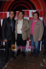 Rishi Kapoor, Randhir Kapoor, Akshay Kumar on Masterchef in Filmcity, Mumbai on 27th Sept 2010 (30).JPG
