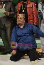 Rishi Kapoor on the sets of Sa Re Ga Ma in Famous Studio on 28th Sept 2010 (13).JPG