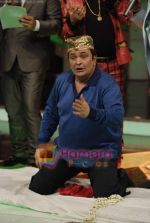 Rishi Kapoor on the sets of Sa Re Ga Ma in Famous Studio on 28th Sept 2010 (18).JPG