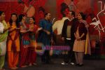 Rishi, Kapoor Neetu Singh on the sets of Taarak Mehta Ka Oolta Chasma in Kandivili on 29th Sept 2010 (14).JPG