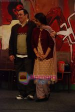 Rishi, Kapoor Neetu Singh on the sets of Taarak Mehta Ka Oolta Chasma in Kandivili on 29th Sept 2010 (15).JPG