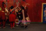 Rishi, Kapoor Neetu Singh on the sets of Taarak Mehta Ka Oolta Chasma in Kandivili on 29th Sept 2010 (6).JPG