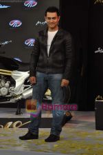 Aamir Khan at the launch of Mahindra_s new bikes Mojo and Stallion in Trident on 30th Sept 2010 (2).JPG