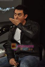 Aamir Khan at the launch of Mahindra_s new bikes Mojo and Stallion in Trident on 30th Sept 2010 (24).JPG