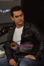 Aamir Khan at the launch of Mahindra_s new bikes Mojo and Stallion in Trident on 30th Sept 2010 (26).JPG