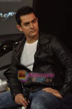 Aamir Khan at the launch of Mahindra_s new bikes Mojo and Stallion in Trident on 30th Sept 2010 (31).JPG