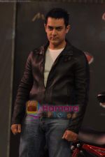 Aamir Khan at the launch of Mahindra_s new bikes Mojo and Stallion in Trident on 30th Sept 2010 (50).JPG