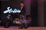 Aamir Khan at the launch of Mahindra_s new bikes Mojo and Stallion in Trident on 30th Sept 2010 (52).JPG
