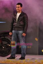 Aamir Khan at the launch of Mahindra_s new bikes Mojo and Stallion in Trident on 30th Sept 2010 (58).JPG