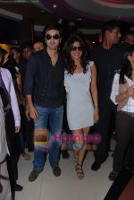 Priyanka Chopra and Ranbir Kapoor attend couples screening of Anjaana Anjaani in Fame, Malad on 1st Oct 2010 (7).JPG