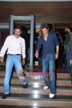 Shahrukh Khan at Baba Siddique_s son Zeeshan_s bday bash in Taj Land_s End on 3rd Oct 2010 (16).JPG