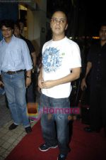 Vidhu Vinod Chopra at Robot premiere hosted by Rajnikant in PVR, Juhu on 4th Sept 2010 (6).JPG