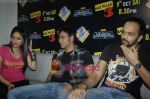 Ajay Devgan, Kareena Kapoor, Rohit Shetty promote Golmaal 3 on the sets of ZEE_s Saregama in Malad on 5th Oct 2010 (2).JPG