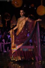 Model walks the ramp for Manish Malhotra Show on day 1 of HDIL on 6th Oct 2010 (11).JPG
